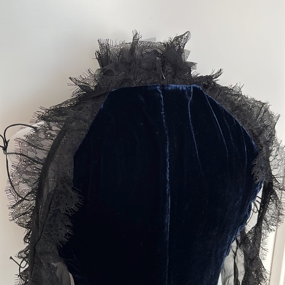 Stunning navy velvet and lace dress - Picture 9 of 15